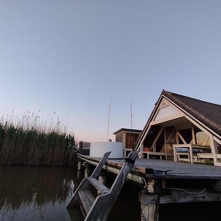 Pfahlbau Sunset II Toplage Inklusive Elektroboot Rust Bagian luar foto