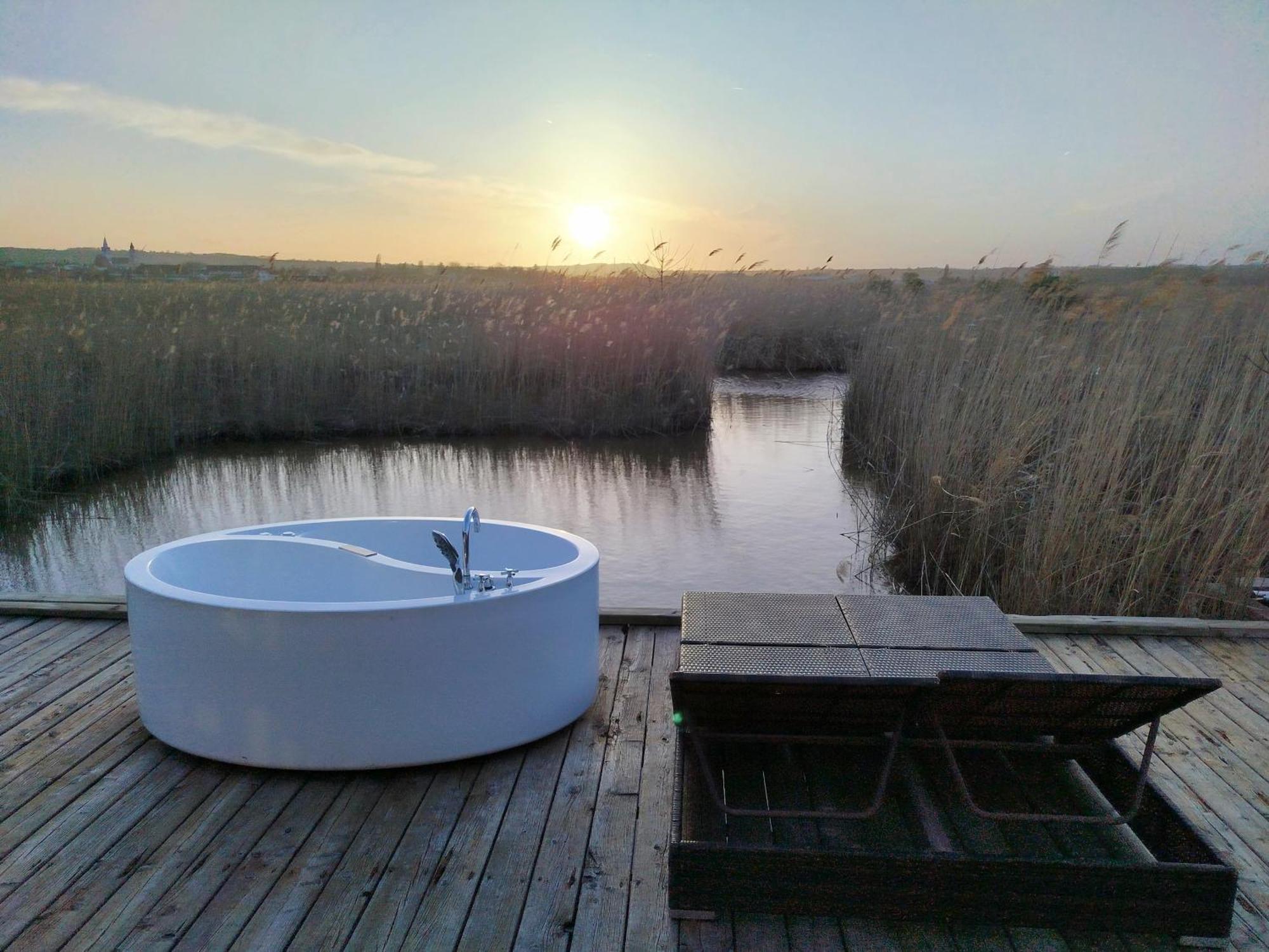 Pfahlbau Sunset II Toplage Inklusive Elektroboot Rust Bagian luar foto